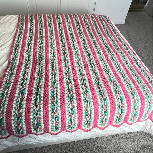 Handmade Crochet Granny Baby Blanket Afghan Knit Scalloped Edge Throw - Picture 5 of 10